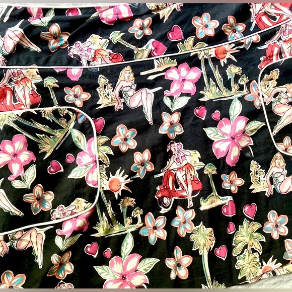 Hawaiian Retro Print Mini Skirt - Picture 2 of 8